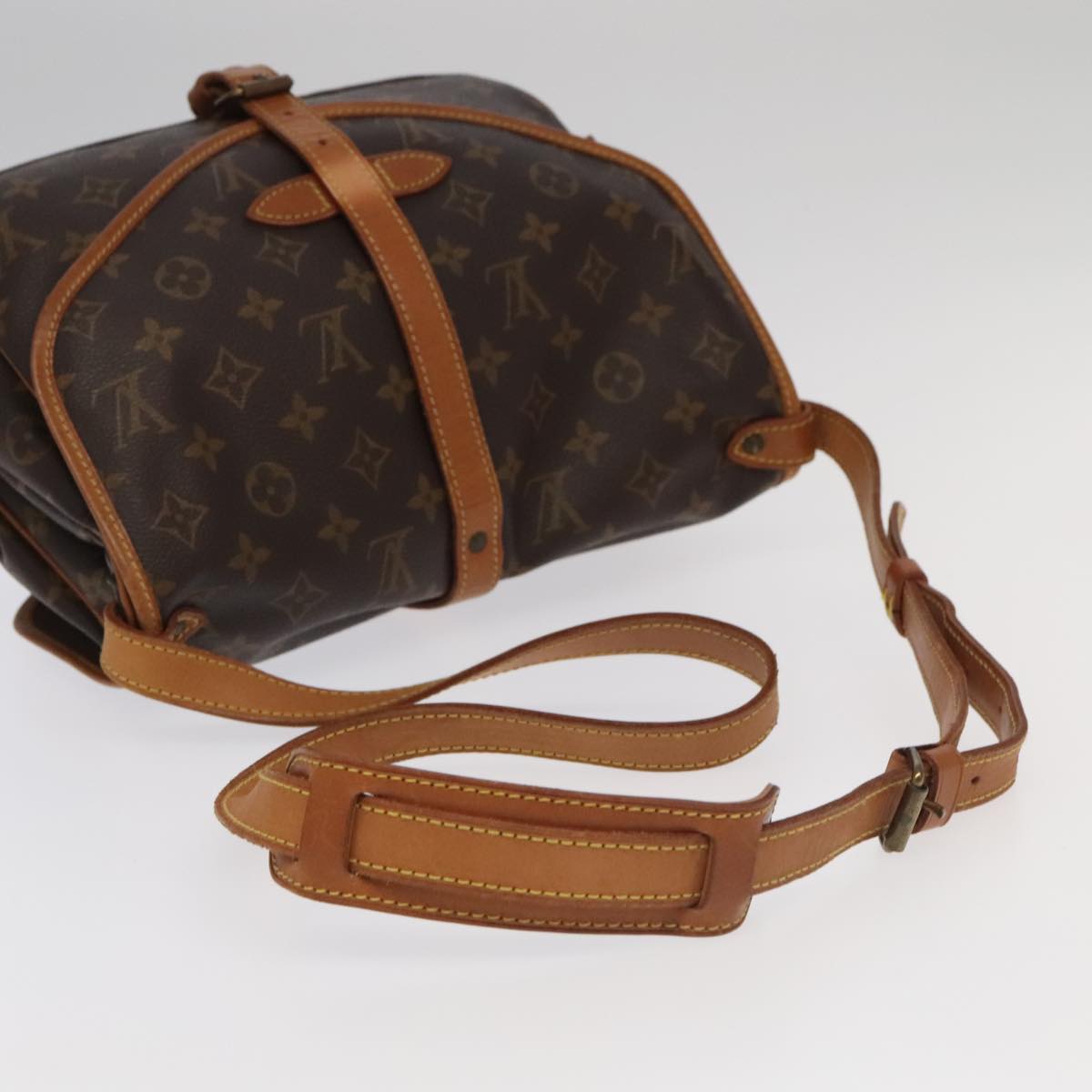 LOUIS VUITTON Monogram Saumur 30 Shoulder Bag M42256 LV Auth 101105