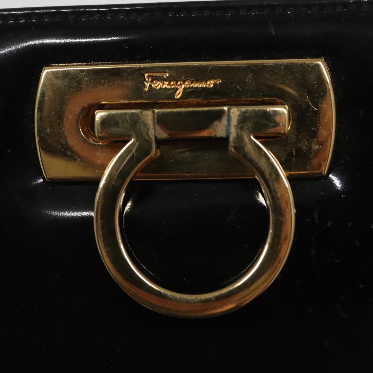 Salvatore Ferragamo Chain Shoulder Bag Enamel Black Gold Auth 101117