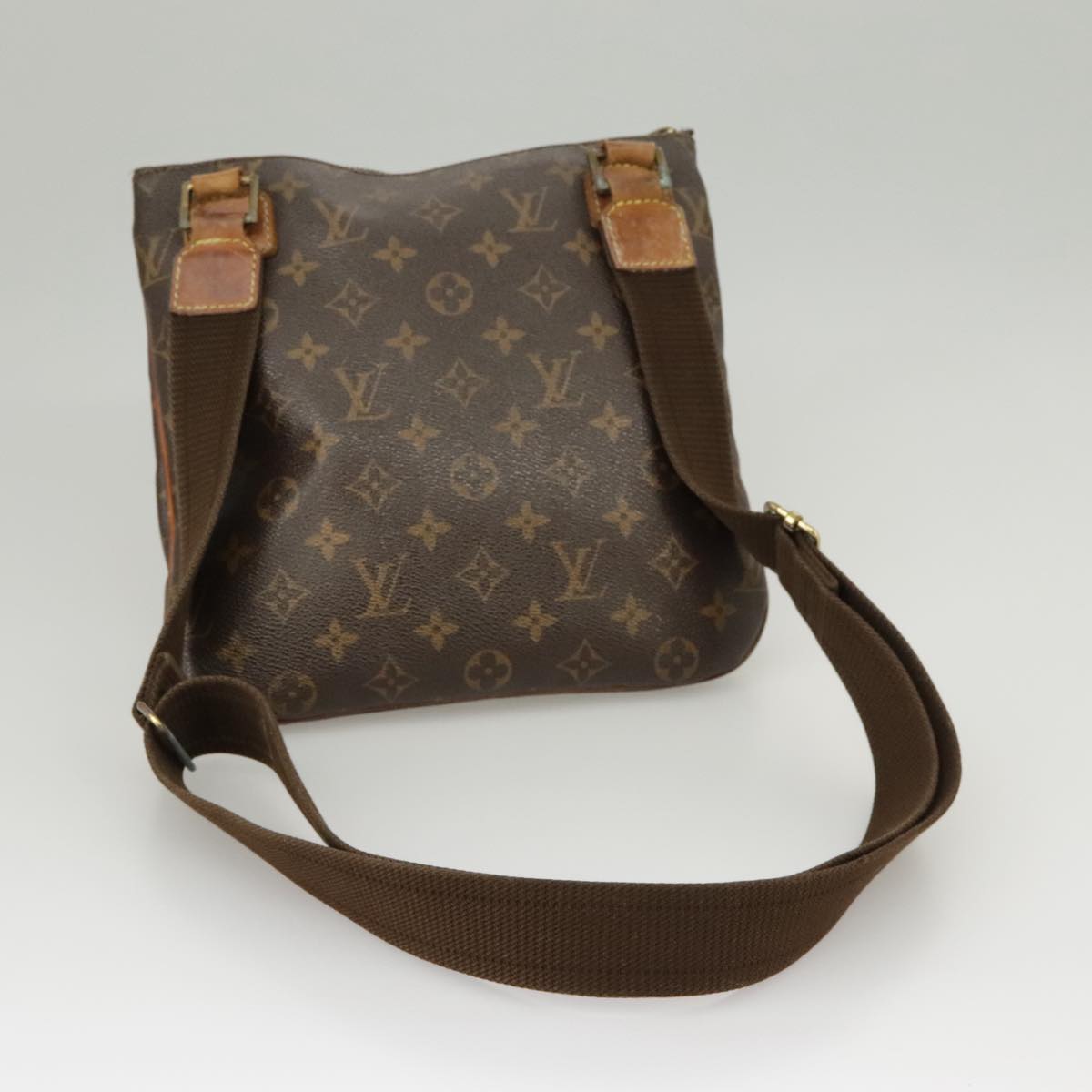 LOUIS VUITTON Monogram Pochette Bosphore Shoulder Bag M40044 LV Auth 101134