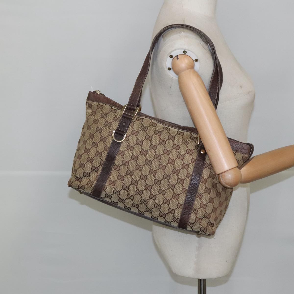 GUCCI GG Canvas Shoulder Bag Beige Gold 141470 Auth 101138