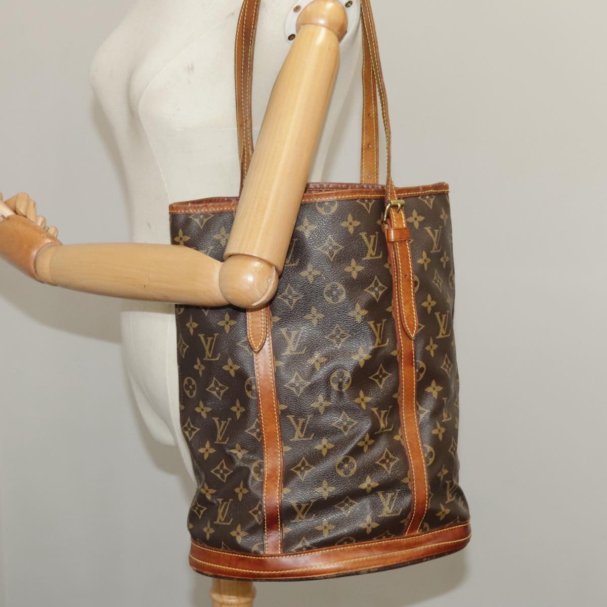 LOUIS VUITTON Monogram Bucket GM Shoulder Bag M42236 LV Auth 101211