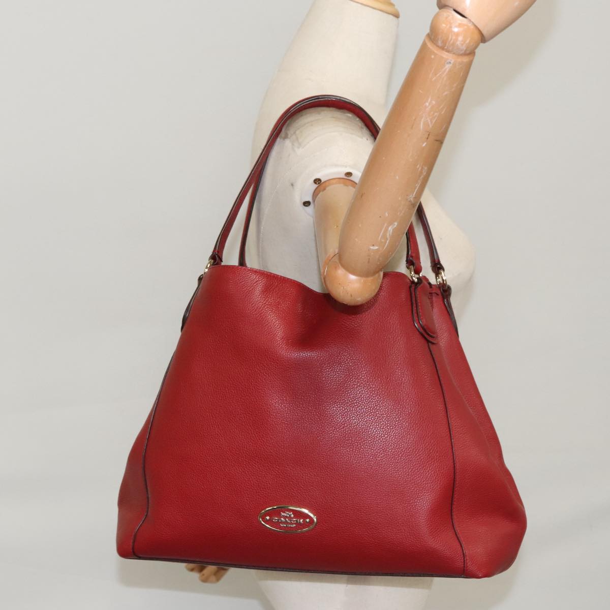 Coach Shoulder Bag Leather Red Gold Auth 101216