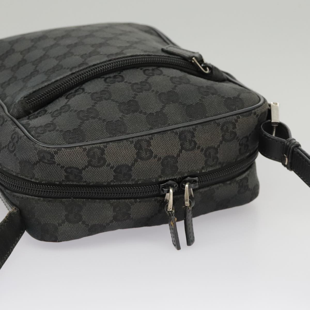 GUCCI GG Canvas Shoulder Bag Black 018 1612 Auth 101223