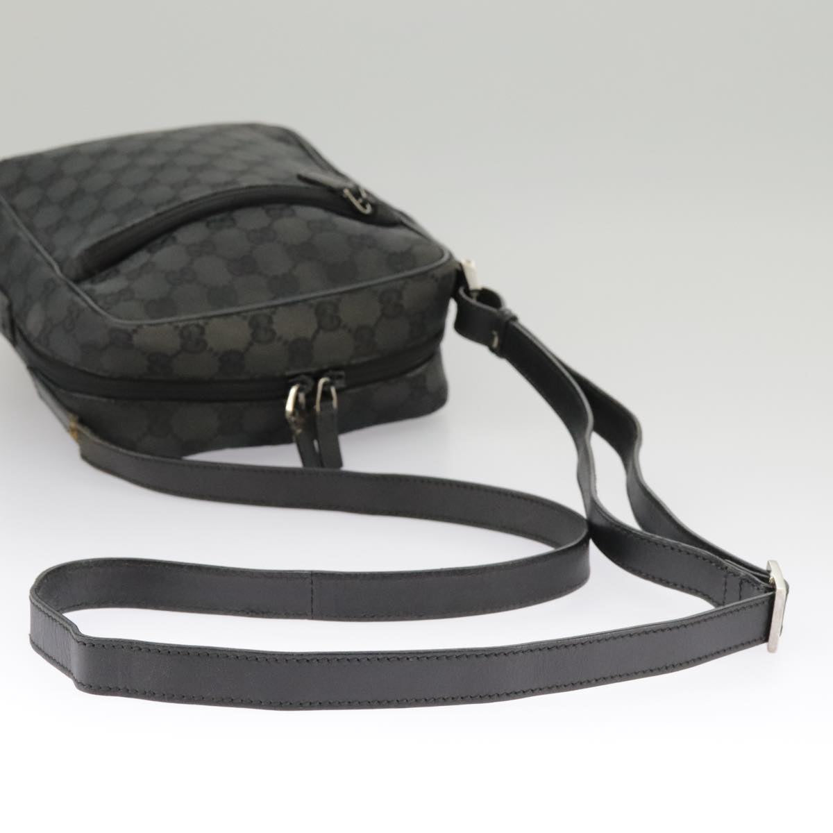 GUCCI GG Canvas Shoulder Bag Black 018 1612 Auth 101223