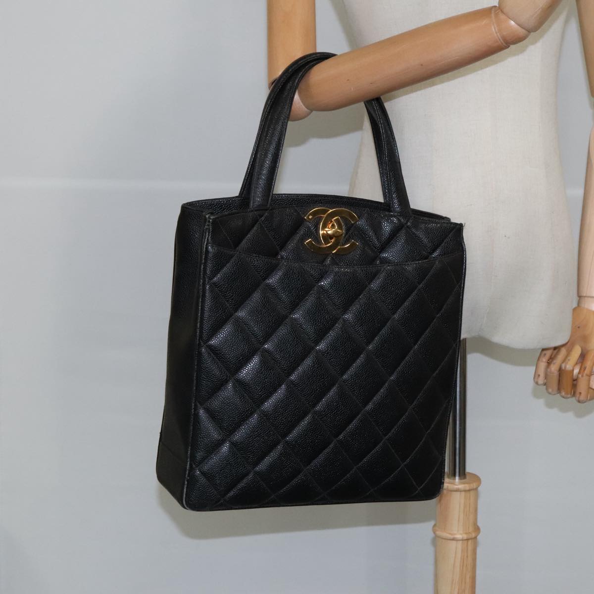 CHANEL Matelasse Hand Bag Caviar Skin Black CC Auth 101307M