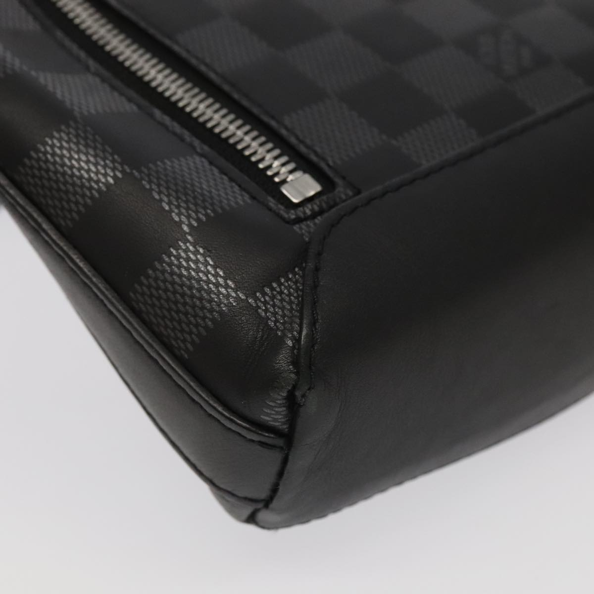 LOUIS VUITTON Damier Infini  Discovery Messenger PPM Onyx N40122 LV Auth 101346A