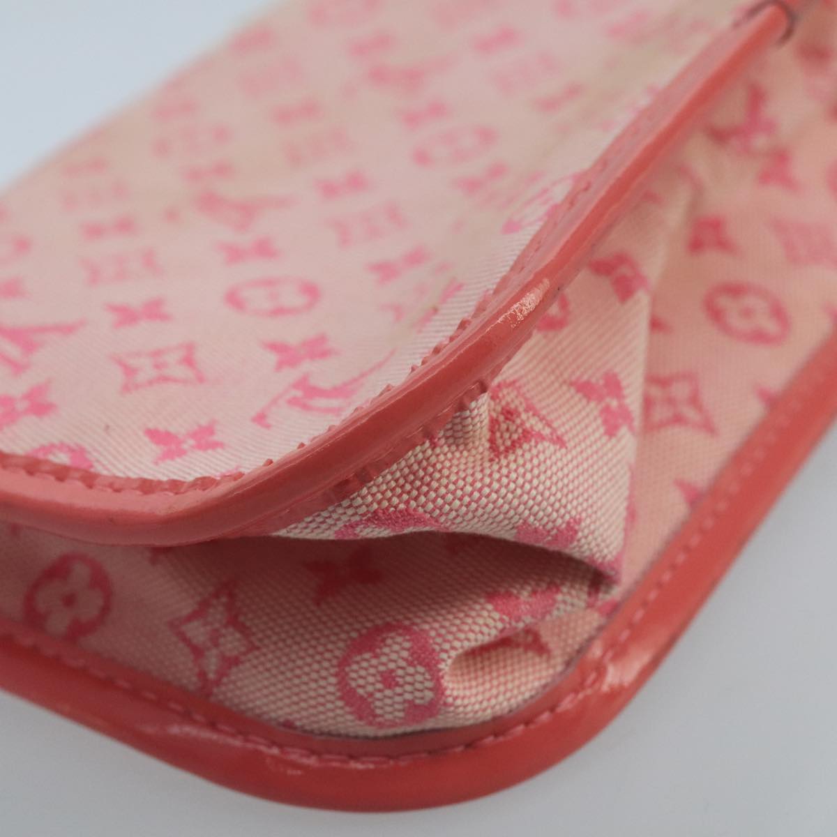 LOUIS VUITTON Monogram Mini Trousse Marie Kate Strawberry M92934 LV Auth 101544V