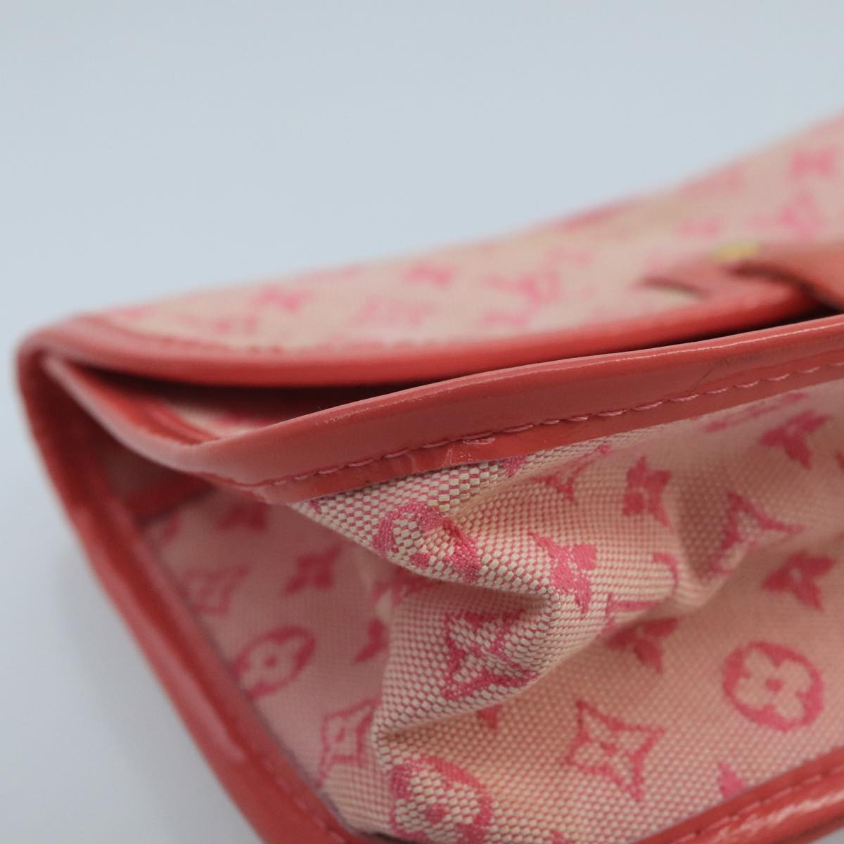 LOUIS VUITTON Monogram Mini Trousse Marie Kate Strawberry M92934 LV Auth 101544V