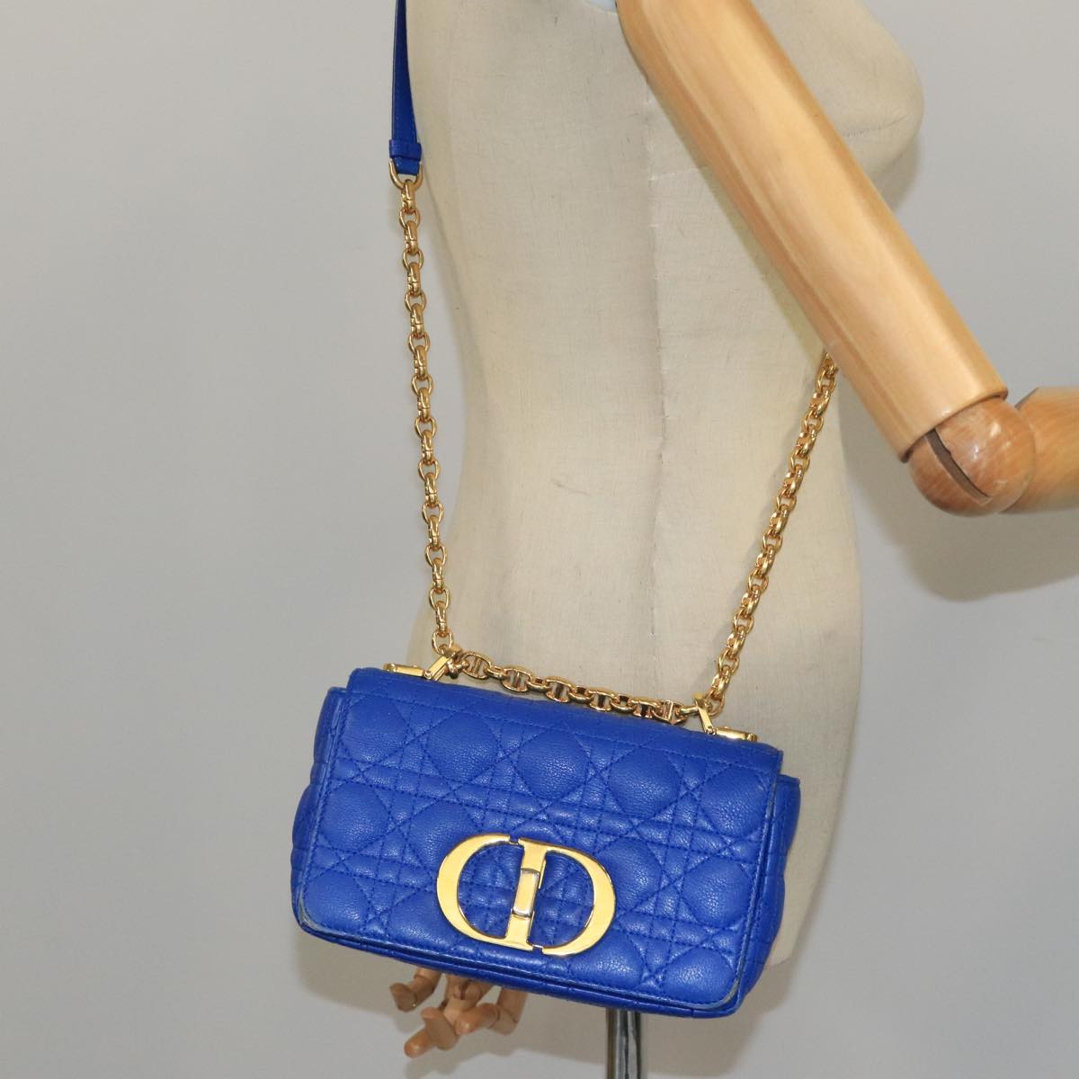 Christian Dior Canage Chain caro Shoulder Bag Leather Blue Gold Auth 101549