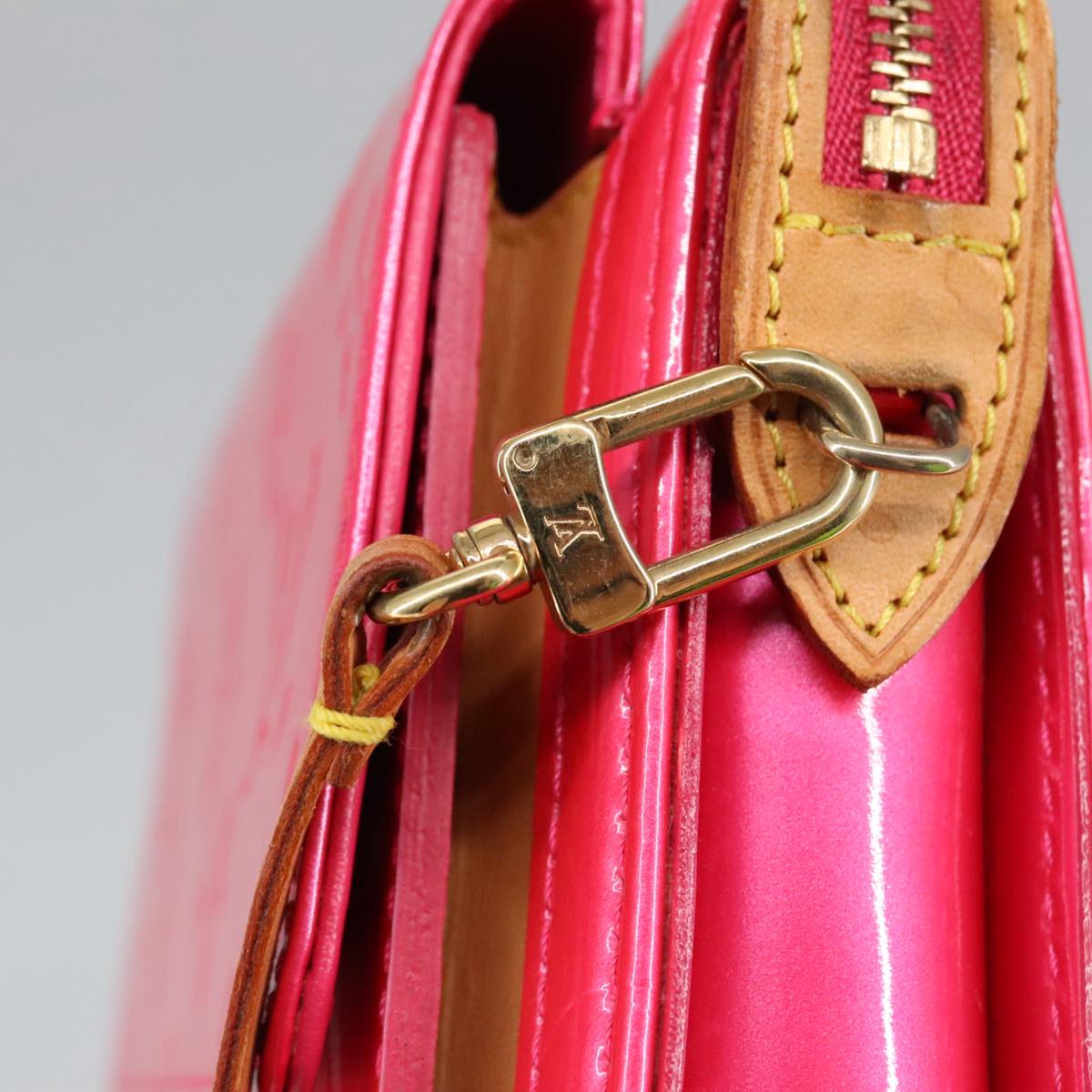 LOUIS VUITTON Monogram Vernis Motto Pouch Fuchsia Pink M91225 LV Auth 101564