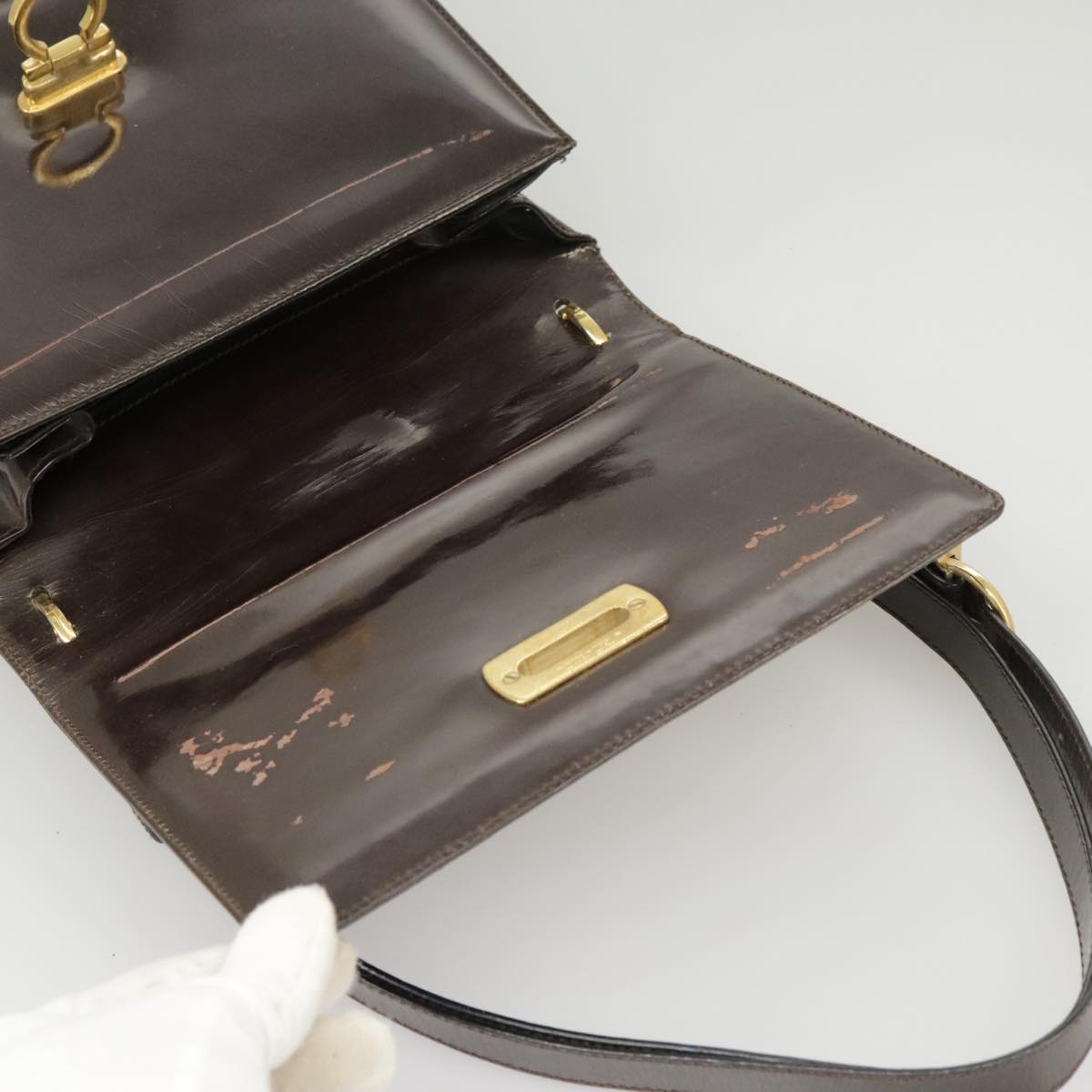 Salvatore Ferragamo Gancini Shoulder Bag Patent Leather Brown Gold Auth 101572