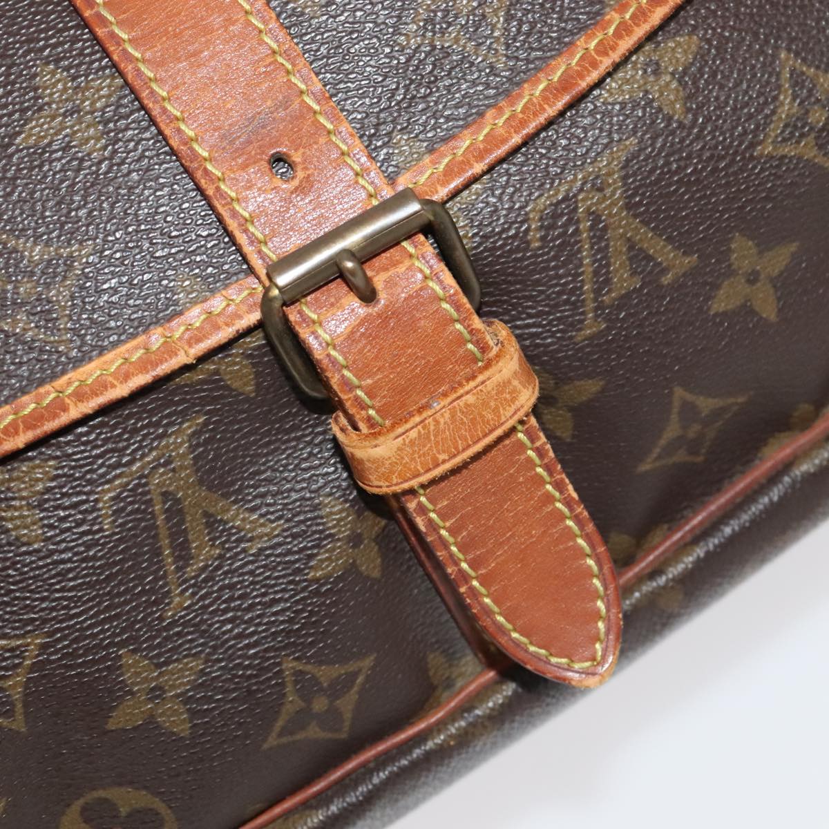 LOUIS VUITTON Monogram Saumur 35 Shoulder Bag M42254 LV Auth 101695