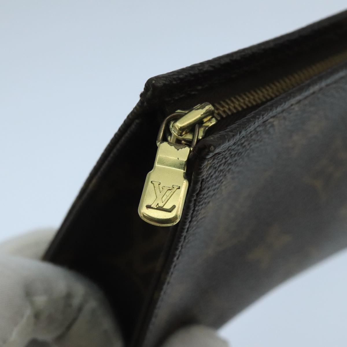 LOUIS VUITTON Monogram Poche Toilette 15 Pouch M47546 LV Auth 101815