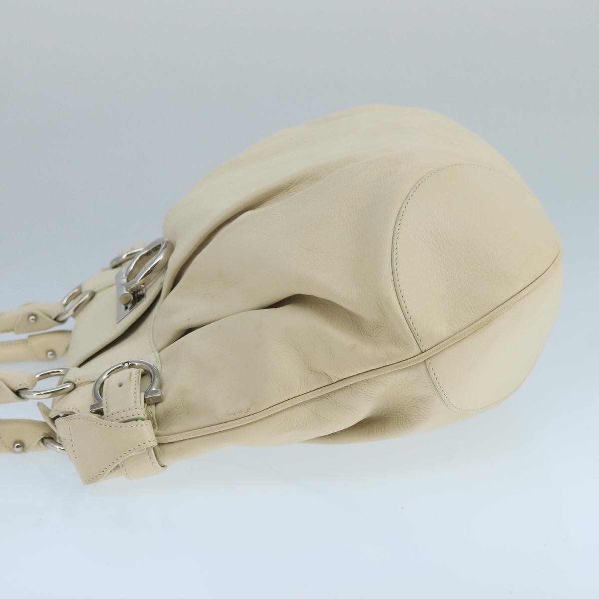 Salvatore Ferragamo Gancini Hand Bag Leather White Silver Auth 101988