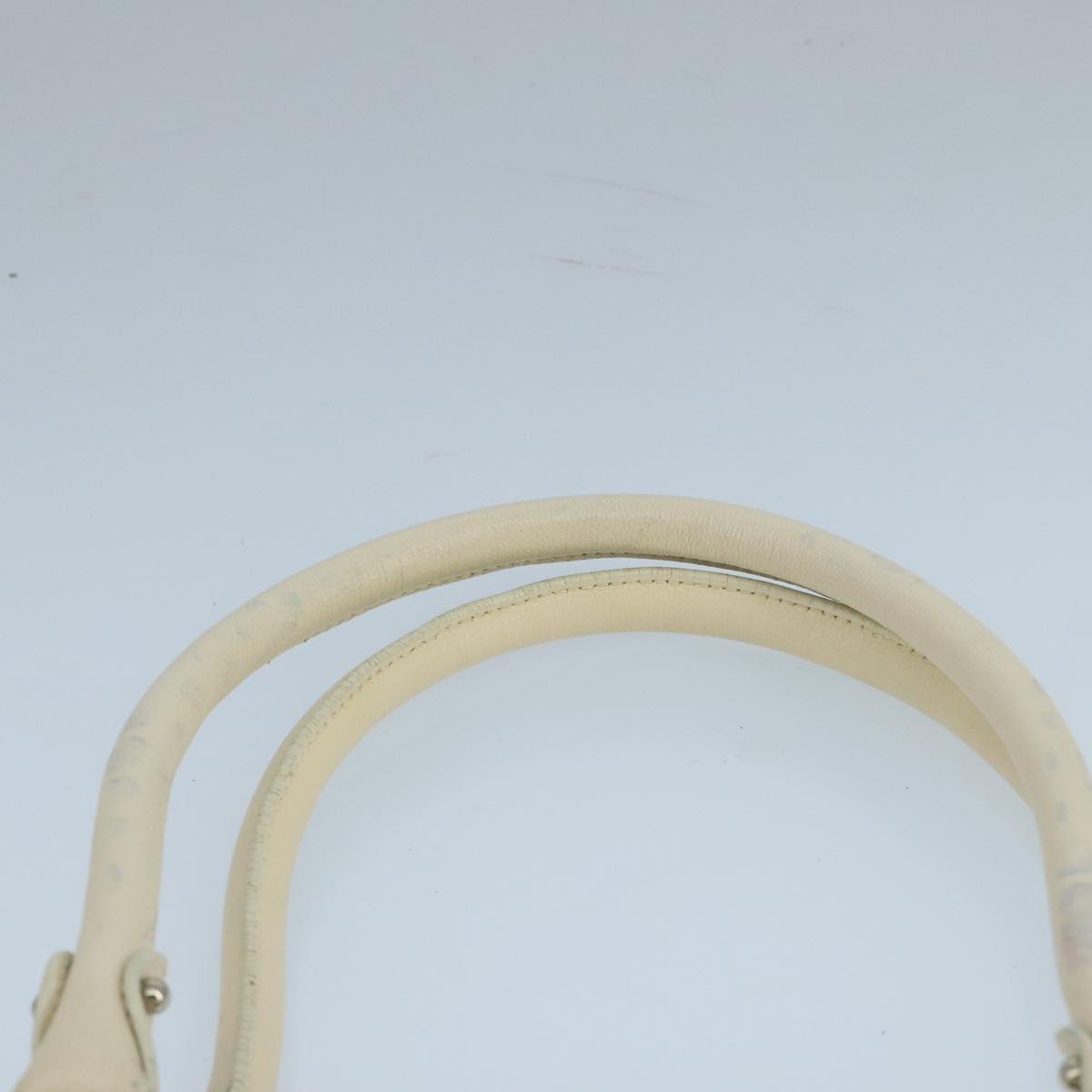 Salvatore Ferragamo Gancini Hand Bag Leather White Silver Auth 101988