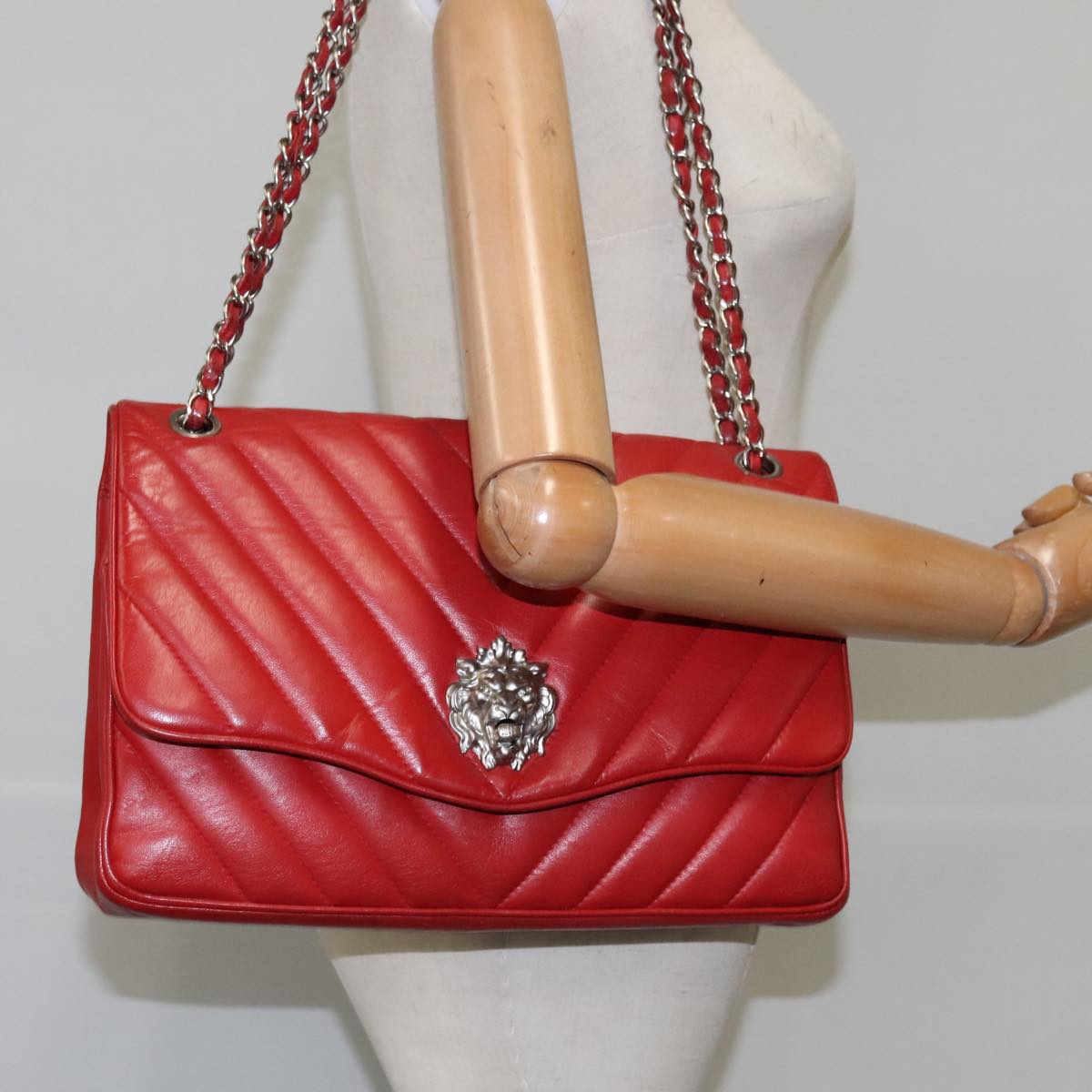 CHANEL V Stitch Chain Shoulder Bag Lamb Skin Red CC Auth 102030SAM