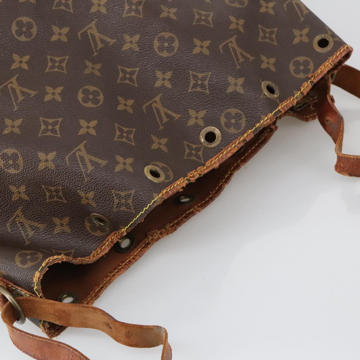 LOUIS VUITTON Monogram Noe Shoulder Bag M42224 LV Auth 102228