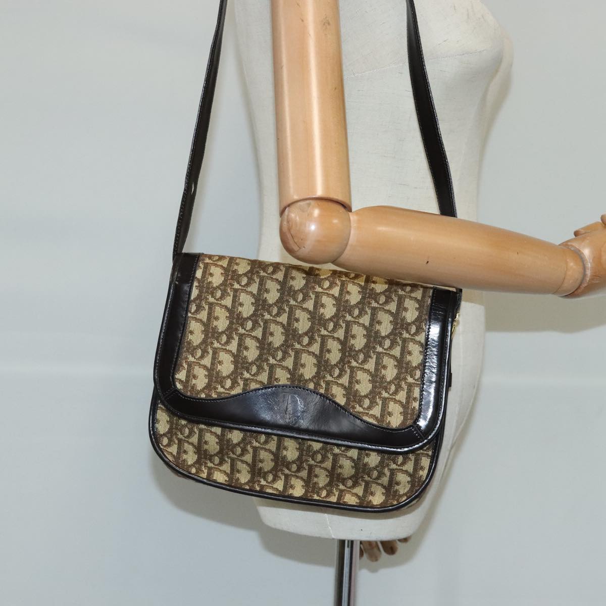 Christian Dior Trotter Canvas Shoulder Bag Brown Auth 102369