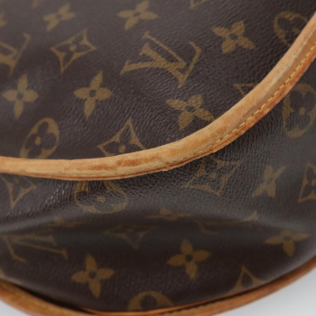 LOUIS VUITTON Monogram Menilmontant MM Shoulder Bag M40473 LV Auth 102429