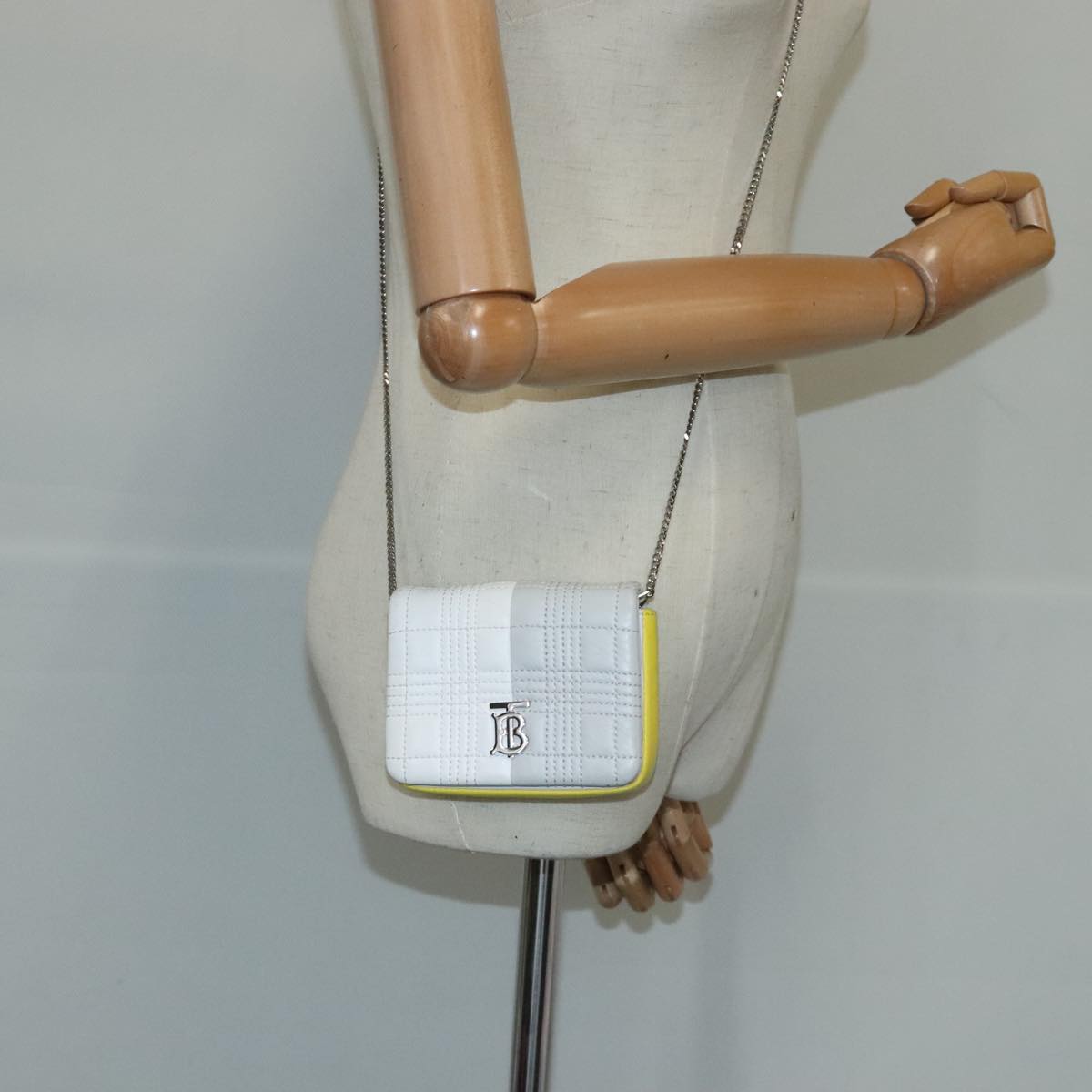 BURBERRY TB Chain Shoulder Bag Leather White Yellow Auth 102462V