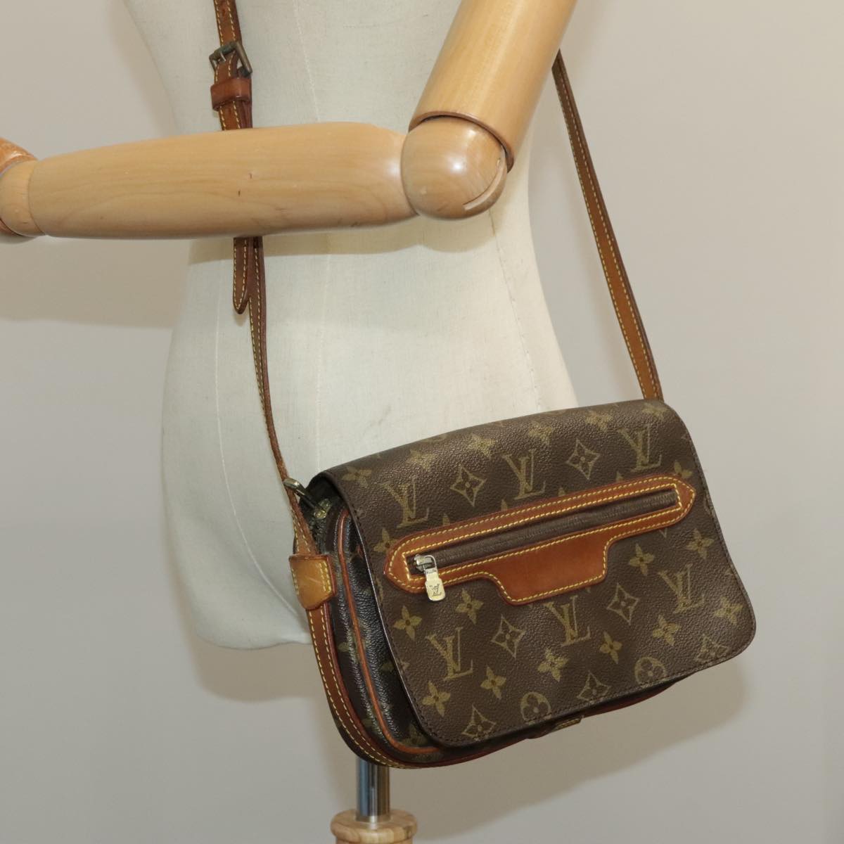 LOUIS VUITTON Monogram Saint Germain Shoulder Bag M51210 LV Auth 102552