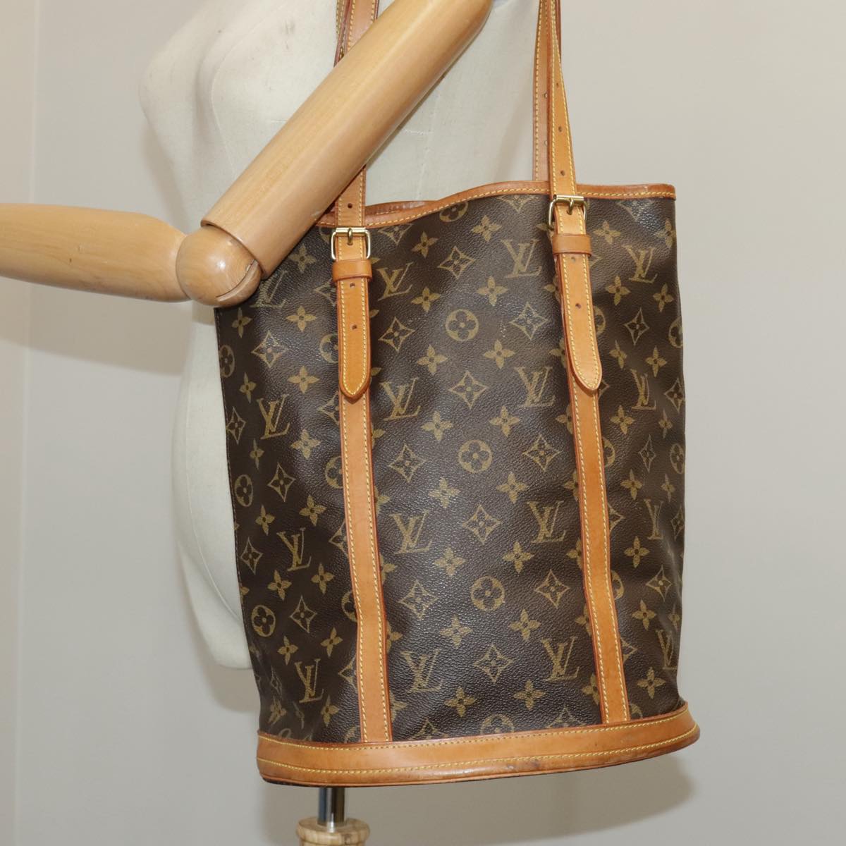 LOUIS VUITTON Monogram Bucket GM Shoulder Bag M42236 LV Auth 102560