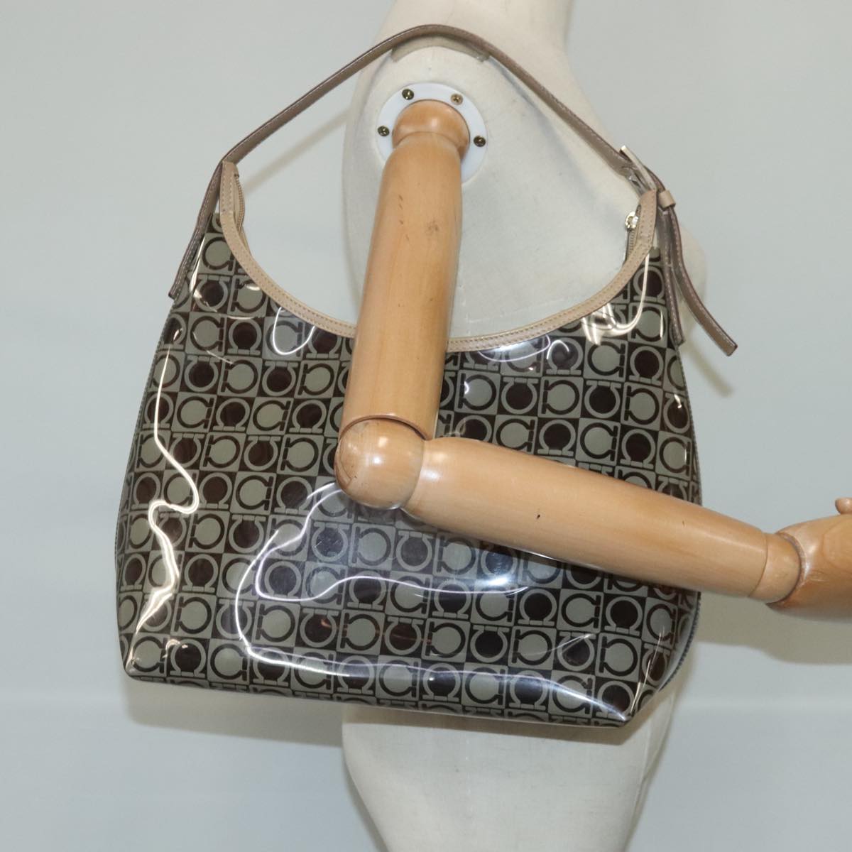 Salvatore Ferragamo Gancini Shoulder Bag Vinyl Leather Brown Silver Auth 102694