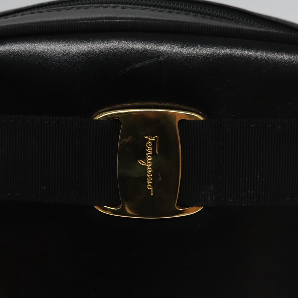 Salvatore Ferragamo Vala Shoulder Bag Leather Black Gold Auth 102818