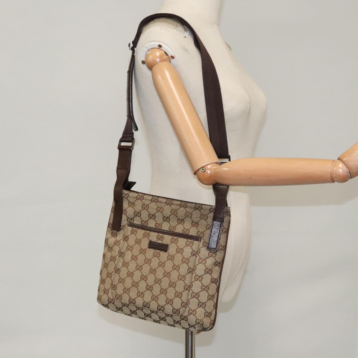 GUCCI GG Canvas Shoulder Bag Beige Brown Silver 122793 Auth 102848