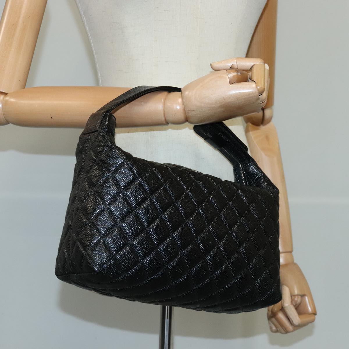 CHANEL Matelasse Hand Bag Caviar Skin Black CC Auth 102997A