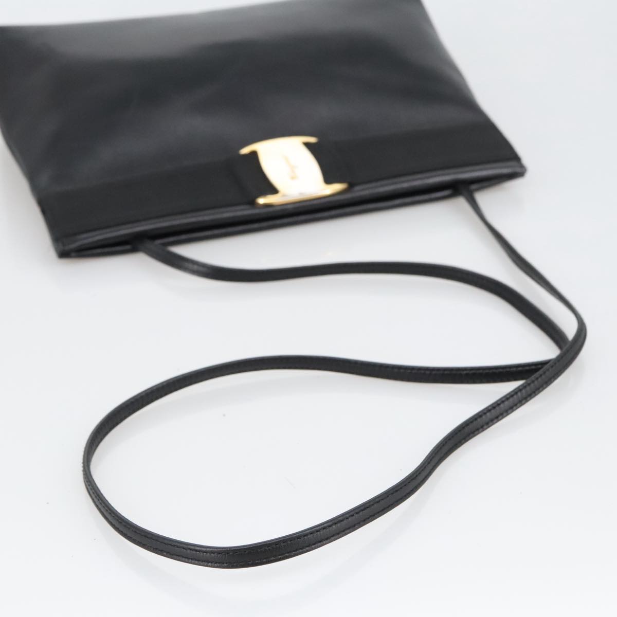 Salvatore Ferragamo Vala Shoulder Bag Leather Black Gold Auth 103043