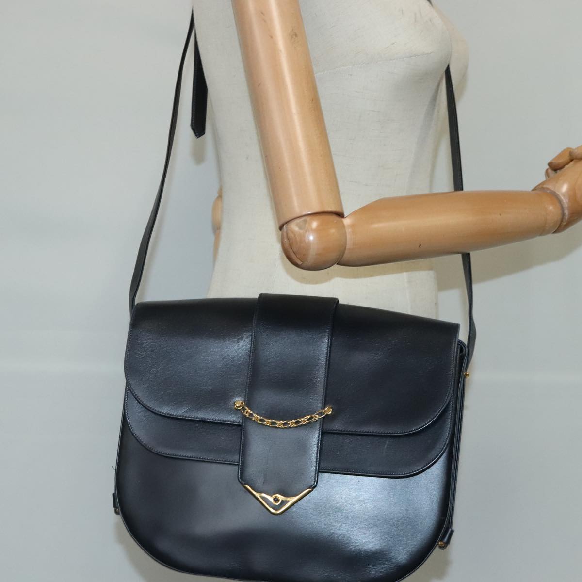 CARTIER Shoulder Bag Leather Navy Gold Auth 103057