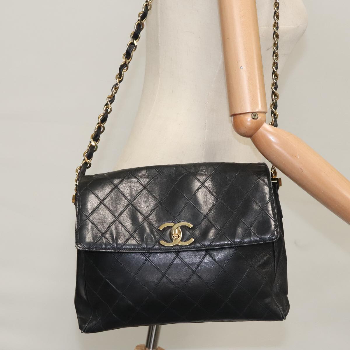 CHANEL Bicolore Chain Matelasse Shoulder Bag Lamb Skin Black Gold CC Auth 103228