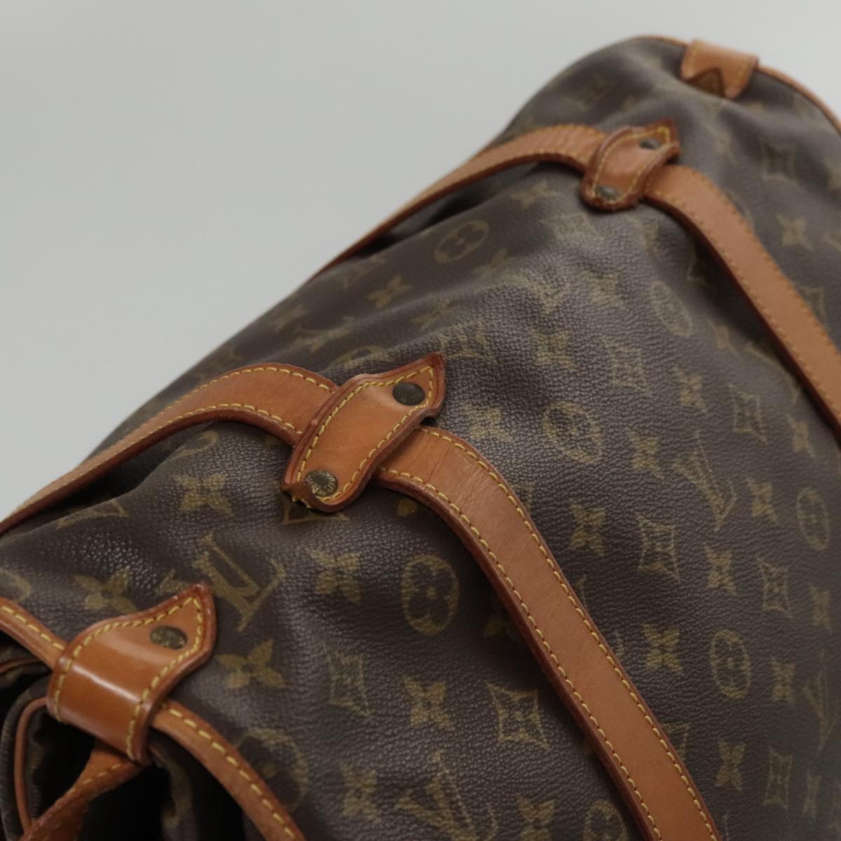 LOUIS VUITTON Monogram Saumur 43 Shoulder Bag M42252 LV Auth 103351
