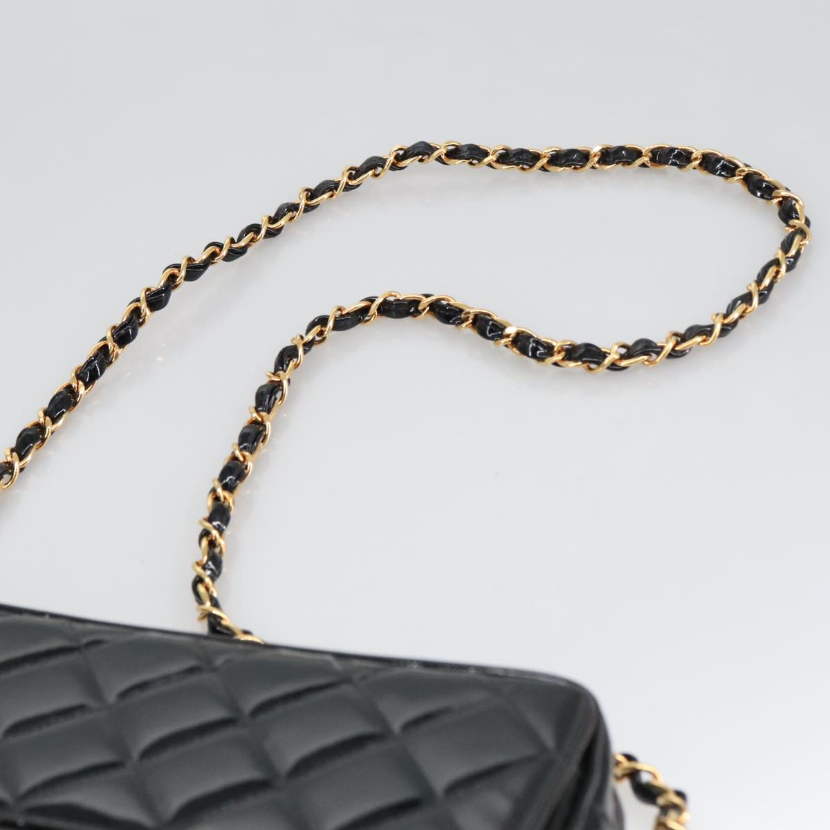 CHANEL Matelasse Chain Shoulder Bag Patent leather Black Gold CC Auth 103451A