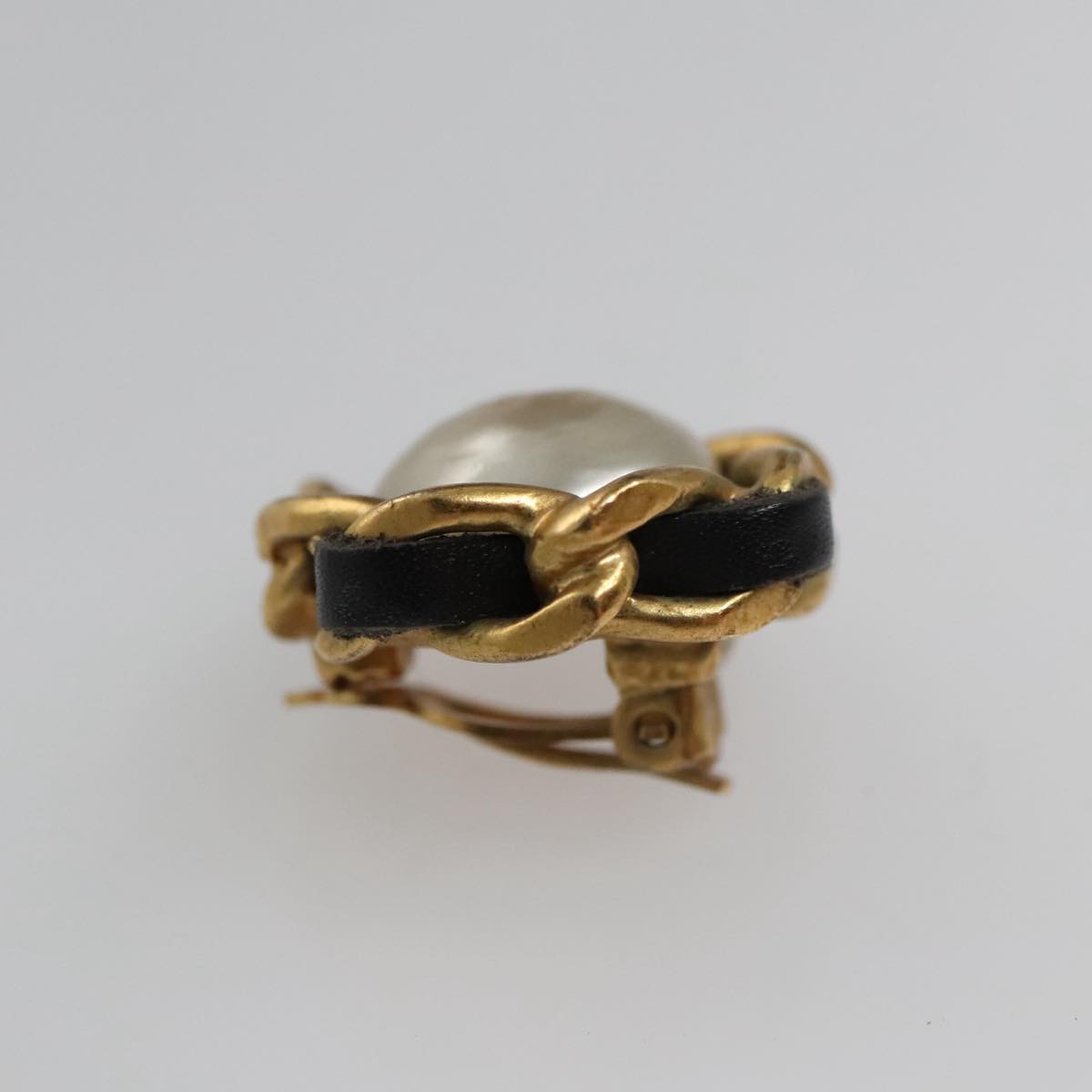CHANEL Earring metal Gold CC Auth 103474