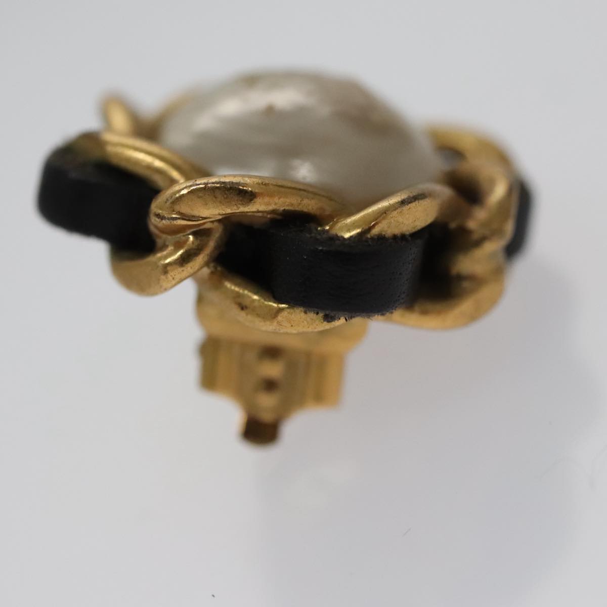 CHANEL Earring metal Gold CC Auth 103474
