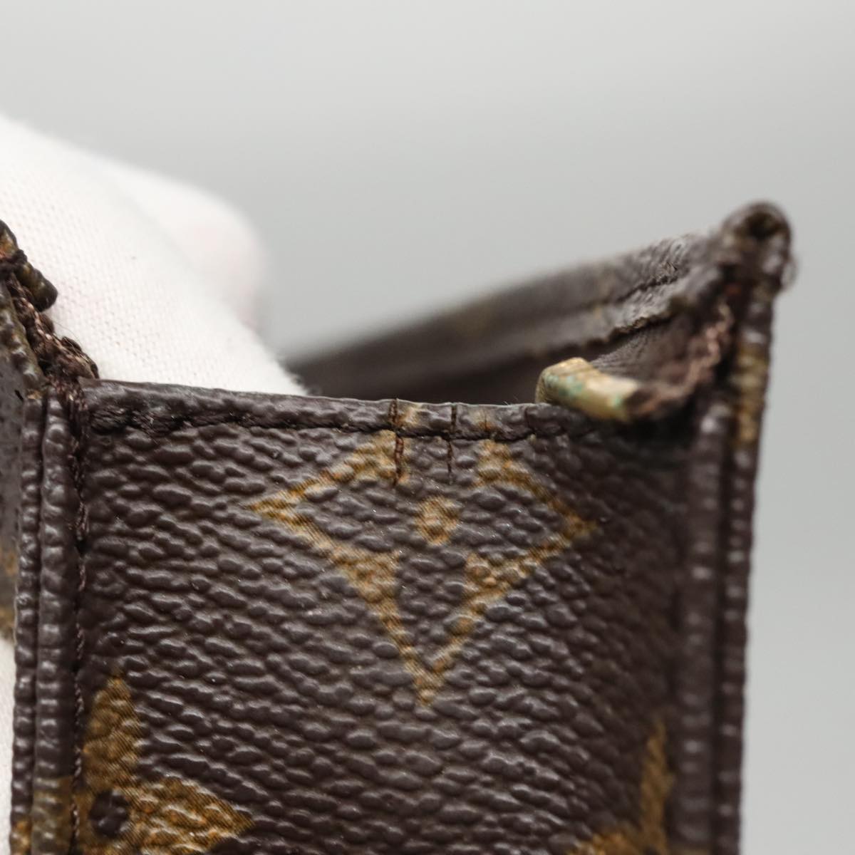 LOUIS VUITTON Monogram Poche Toilette 15 Pouch M47546 LV Auth 103553