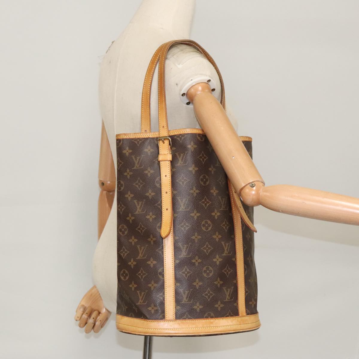 LOUIS VUITTON Monogram Bucket GM Shoulder Bag M42236 LV Auth 103919