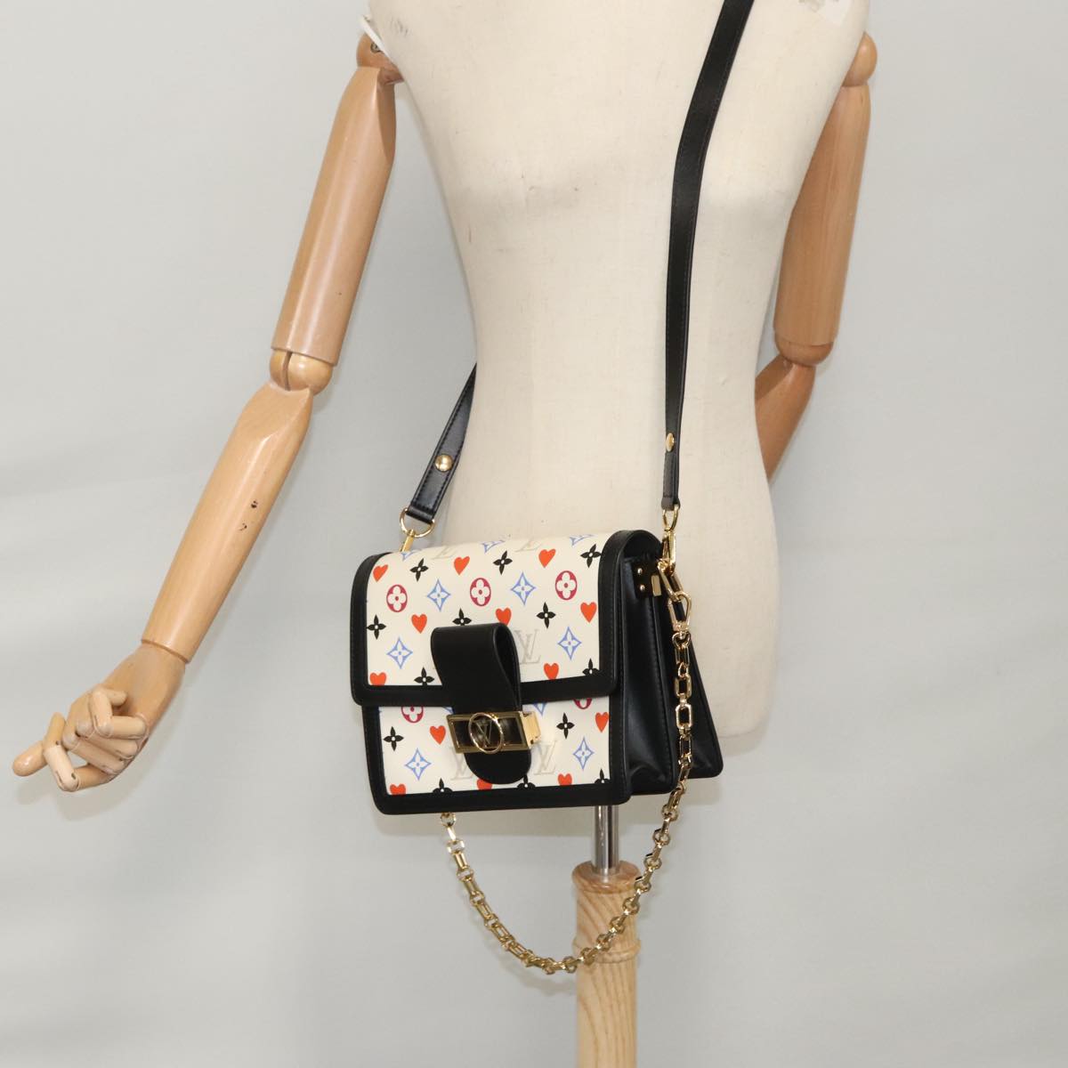 LOUIS VUITTON Game On 2021 Cruise Collection Dauphine MM M57463 Auth 104004SM