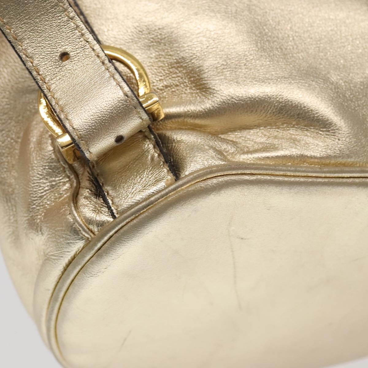 Salvatore Ferragamo Gancini Backpack Leather Gold Auth 104143