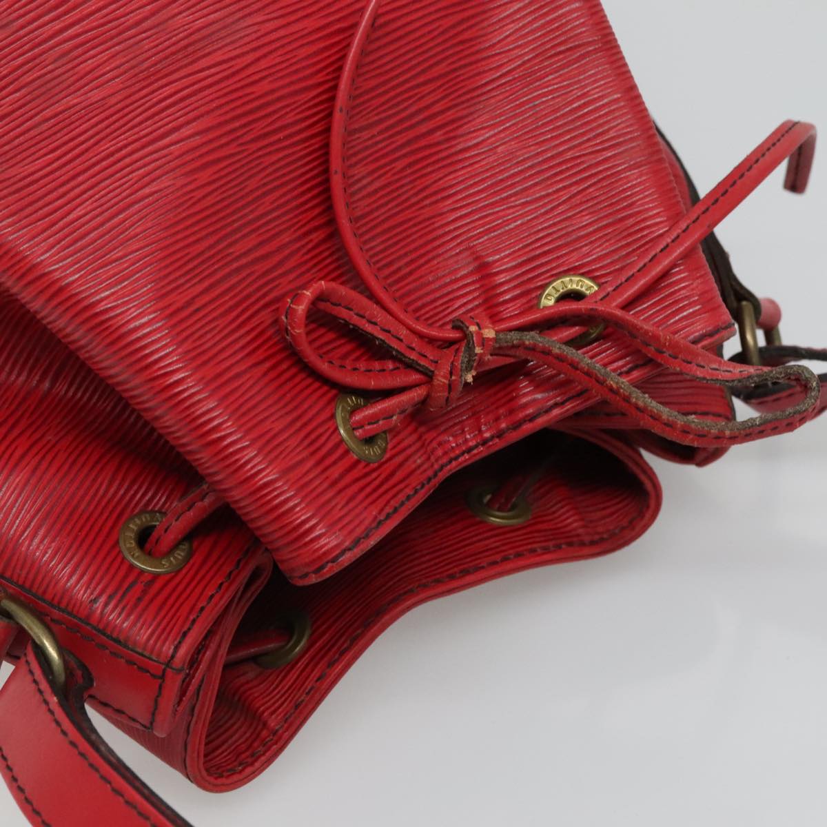 LOUIS VUITTON Epi Petit Noe Shoulder Bag Red M44107 LV Auth 104481