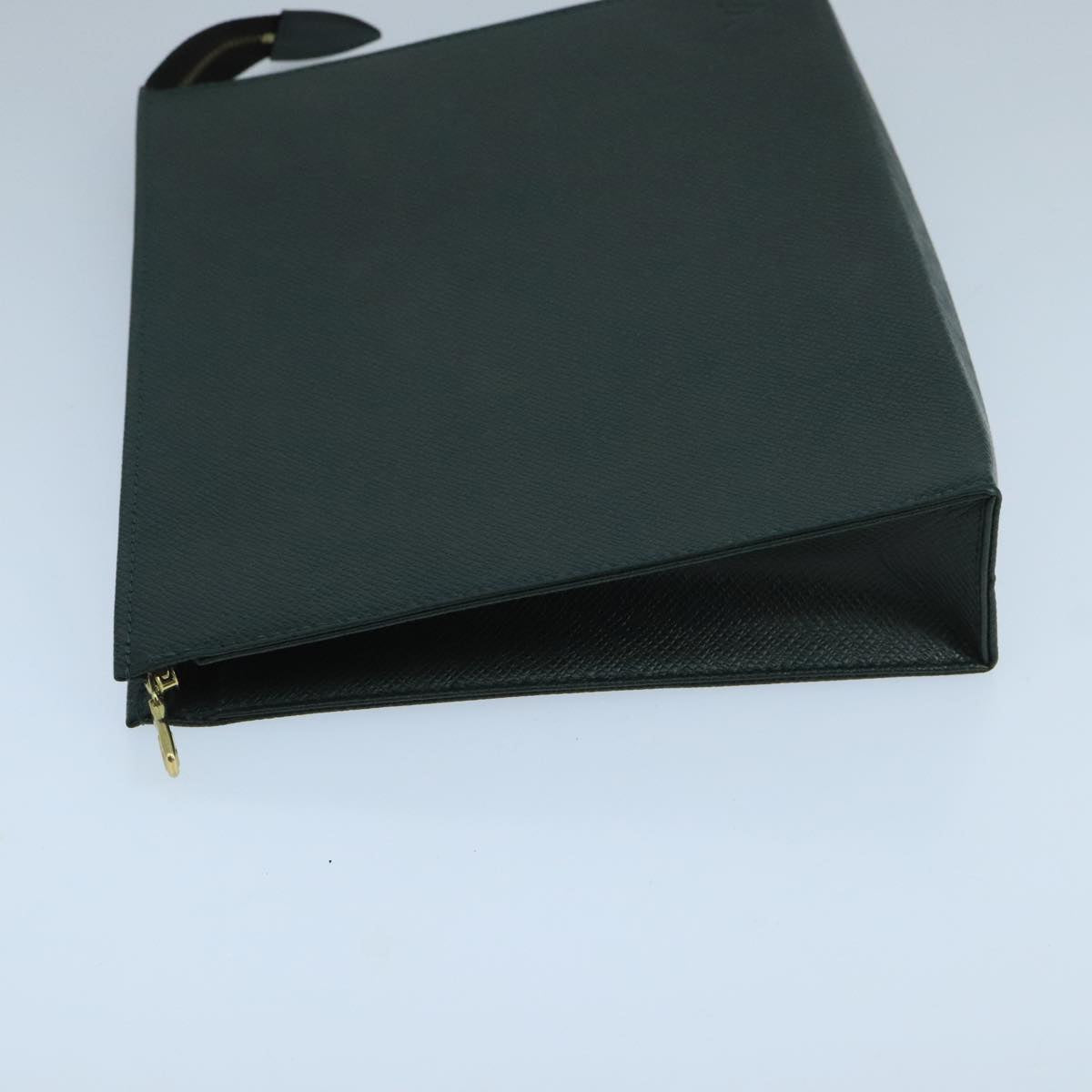 LOUIS VUITTON Taiga Poche Toilette 26 Pouch Epicea LV Auth 104523