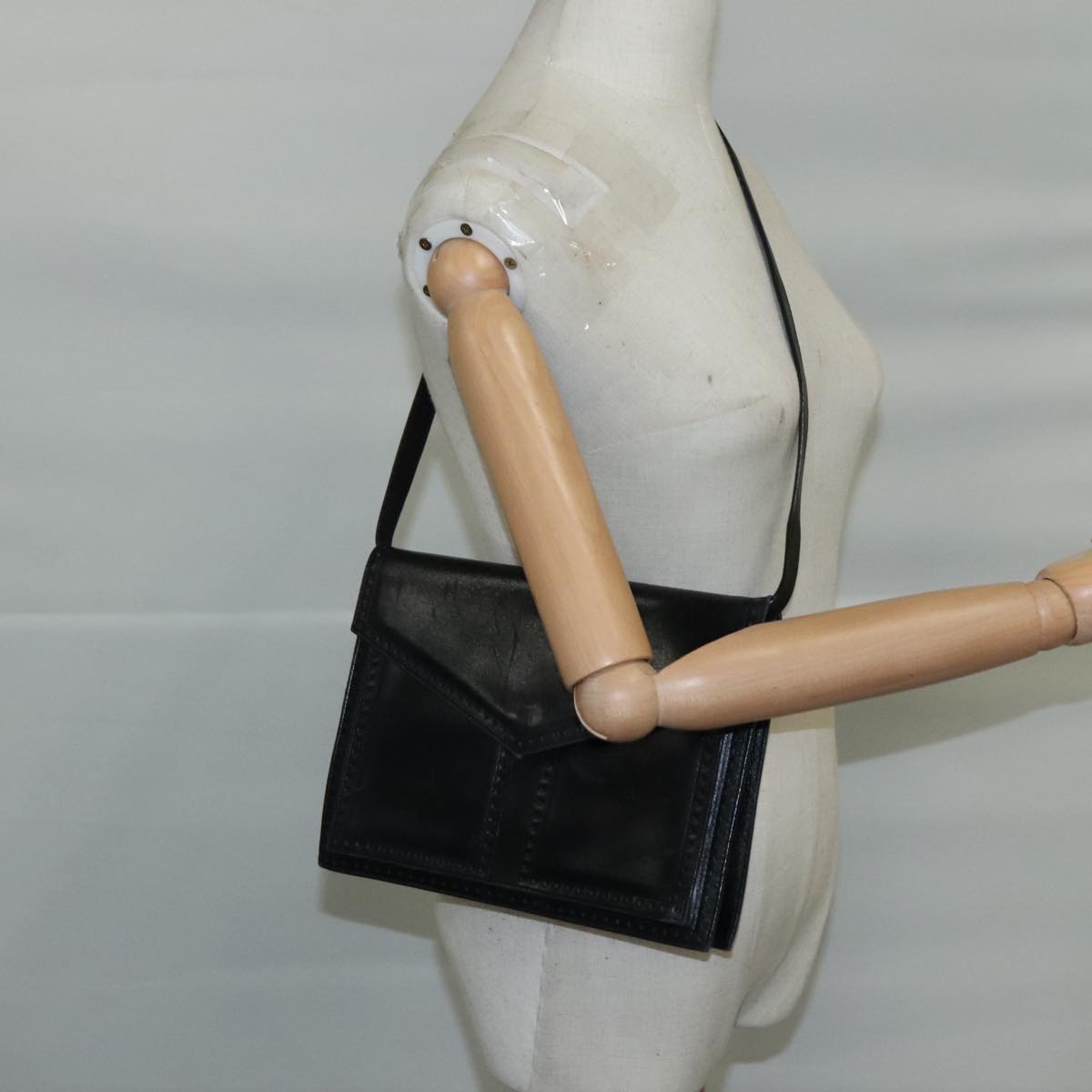 SAINT LAURENT Shoulder Bag Leather Black Auth 104721