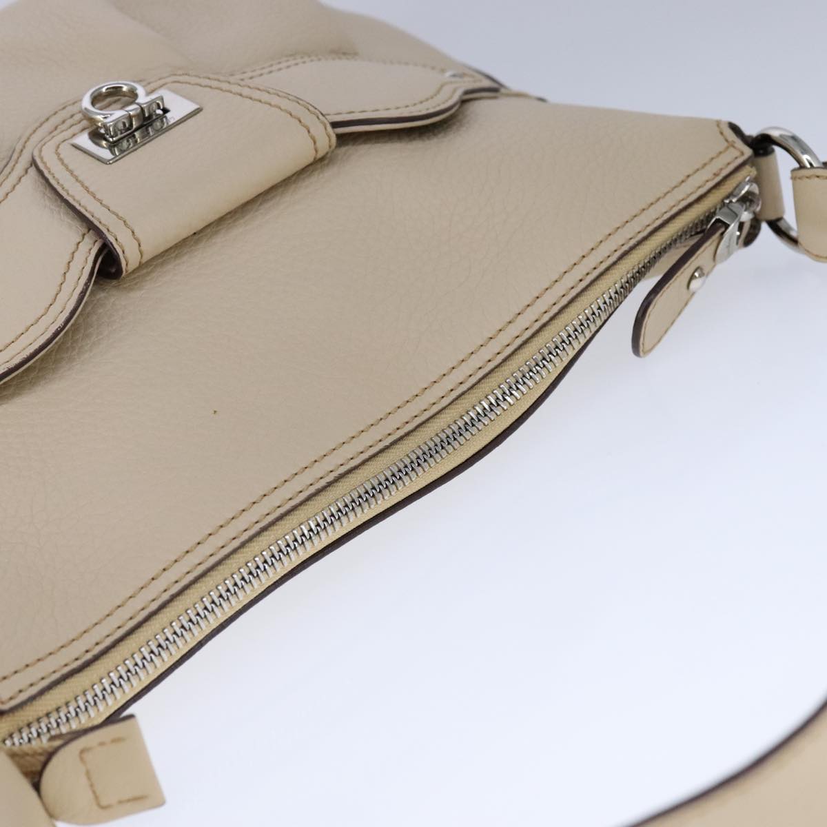 Salvatore Ferragamo Gancini Shoulder Bag Leather Beige Silver Auth 104818