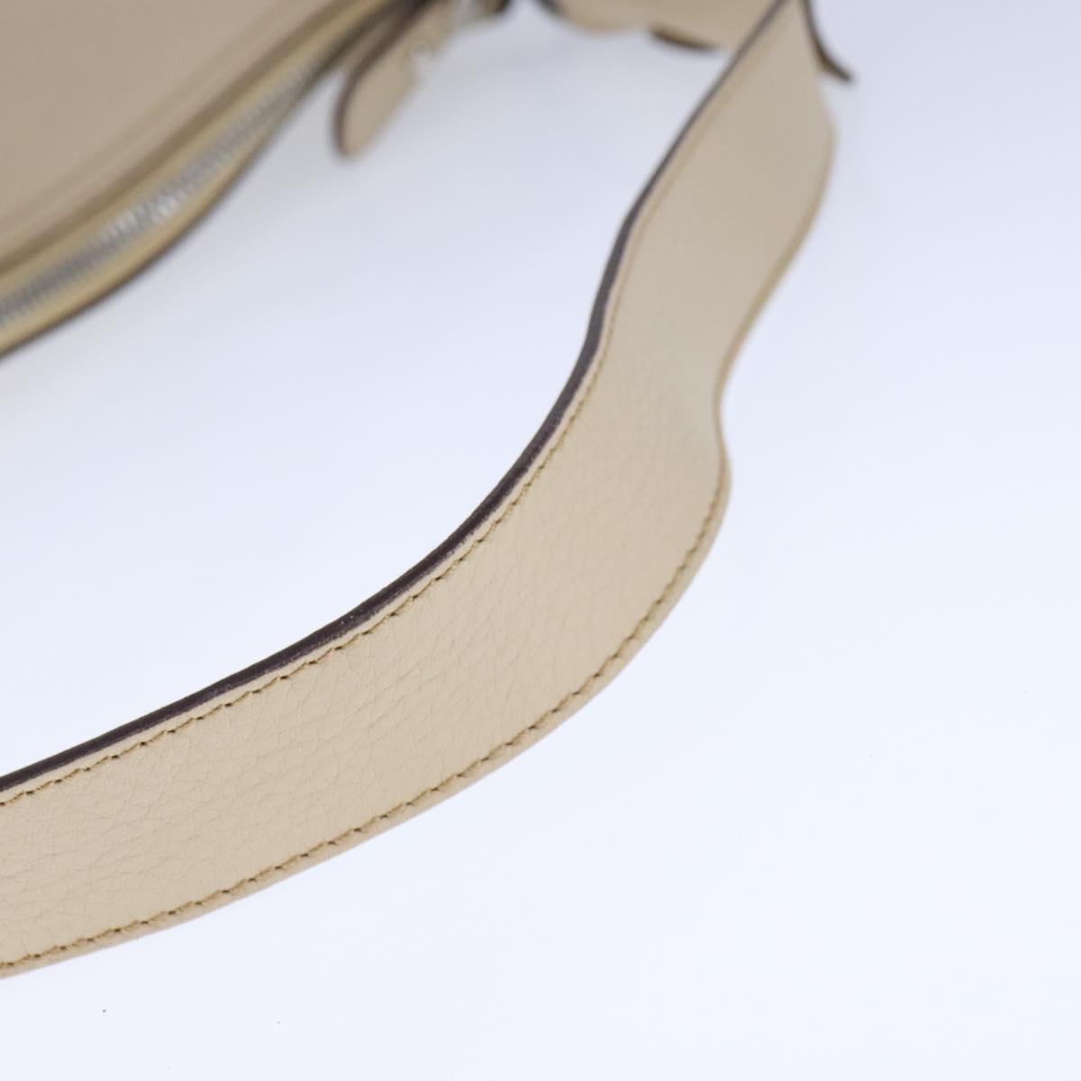 Salvatore Ferragamo Gancini Shoulder Bag Leather Beige Silver Auth 104818