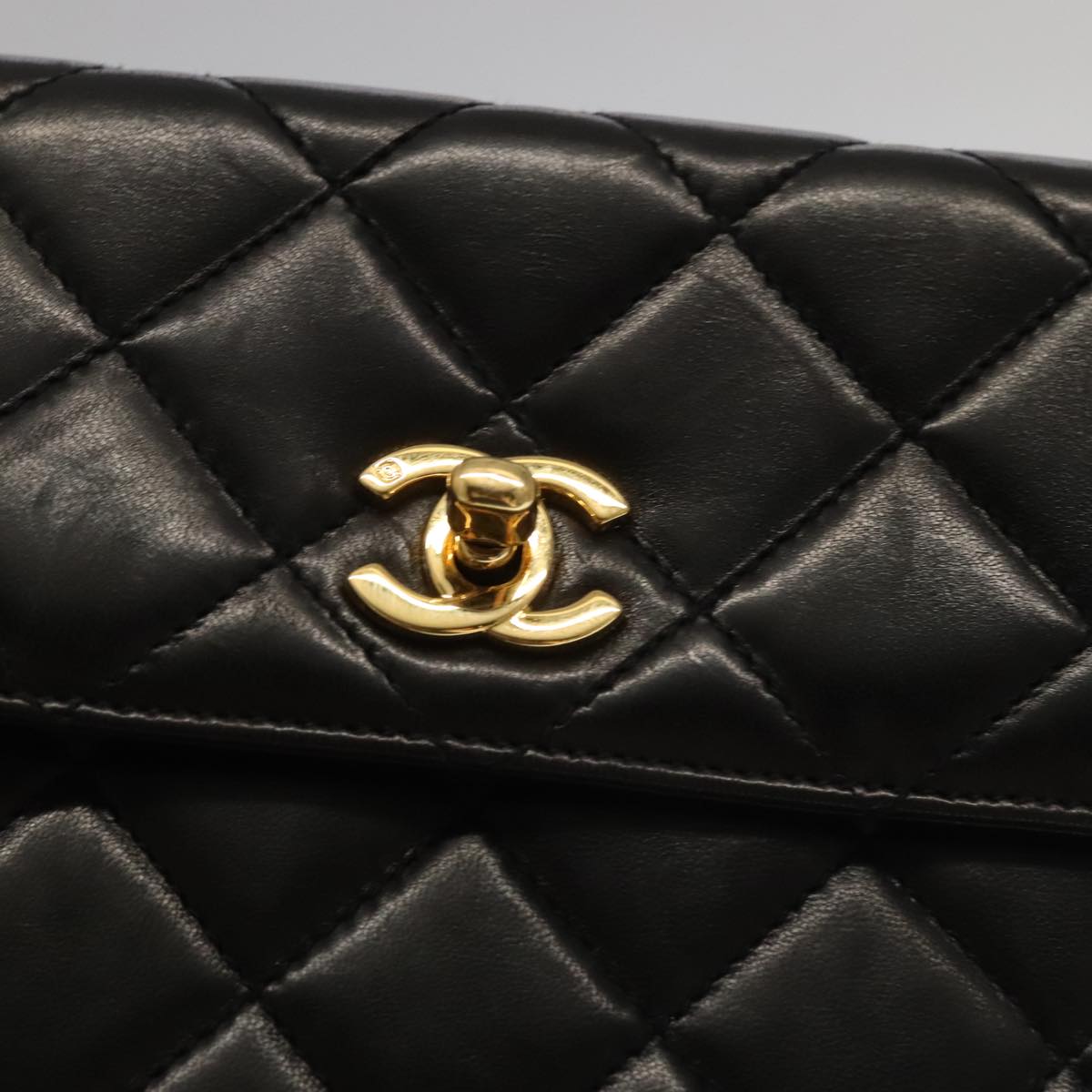 CHANEL Matelasse Shoulder Bag Lamb Skin Black Gold CC Auth 104998A