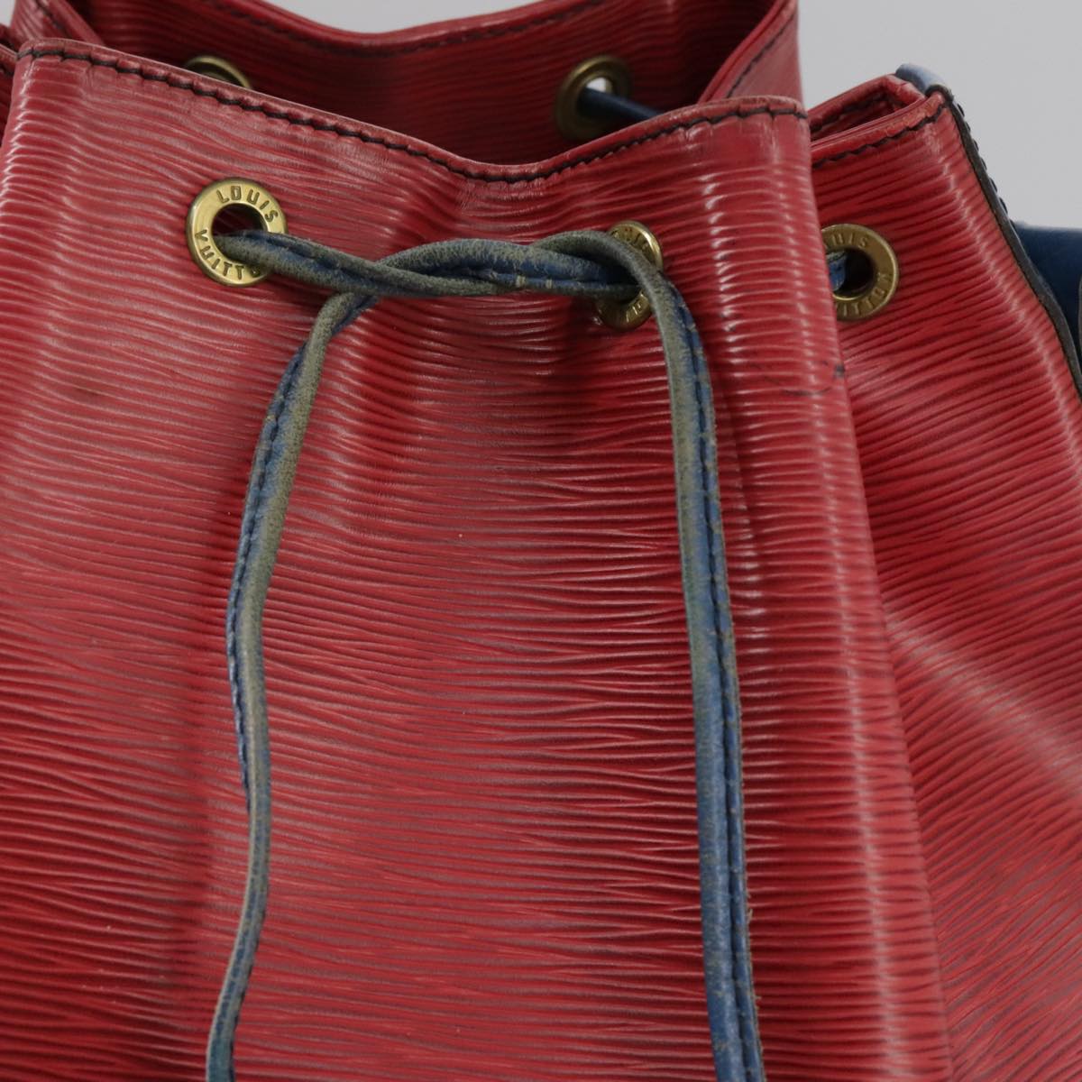LOUIS VUITTON Epi Noe Shoulder Bag Bicolor Red Blue M44084 LV Auth 105416