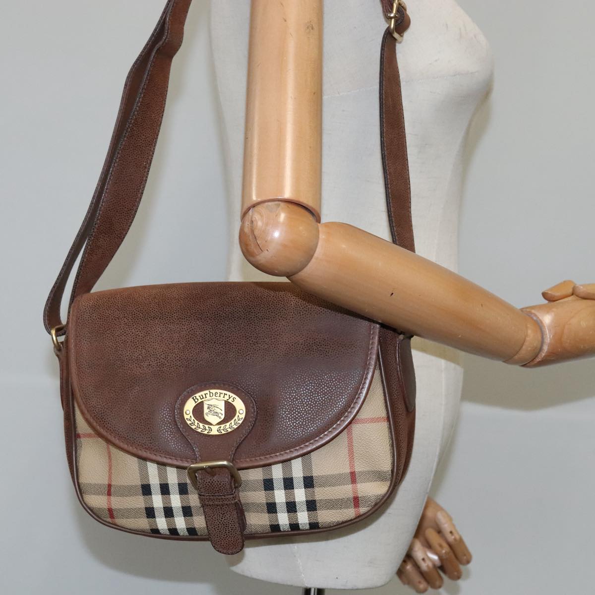 Burberrys Nova Check Shoulder Bag PVC Leather Beige Auth 105477