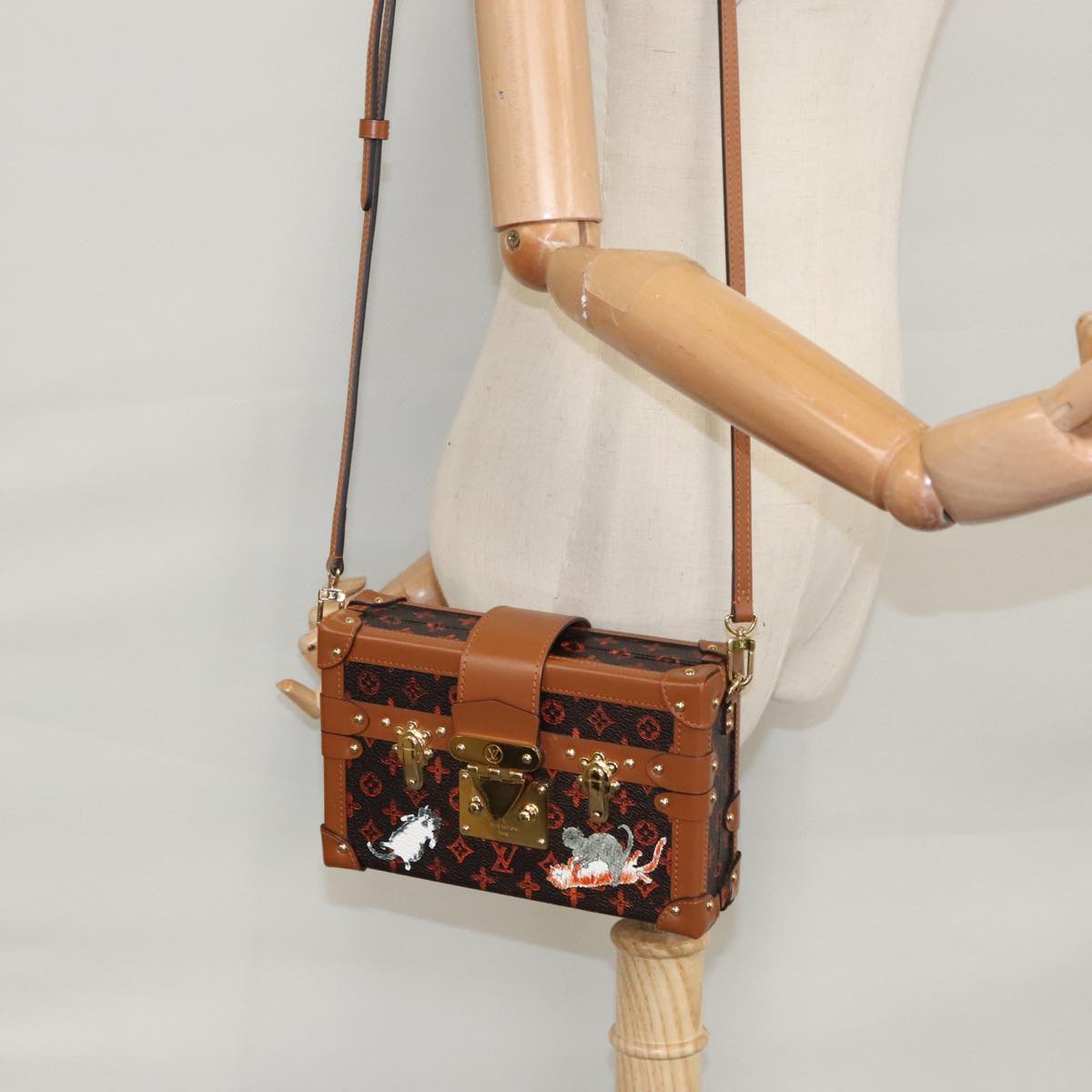 LOUIS VUITTON Catgram Petit Maru NM Shoulder Bag M44407 LV Auth 105481S